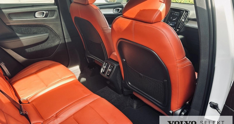 Volvo XC 40 cena 134900 przebieg: 66884, rok produkcji 2019 z Poznań małe 562